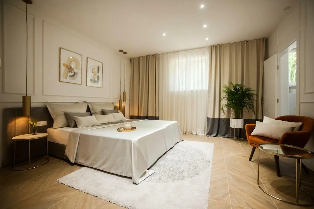Club Boutique Rooms سبليت